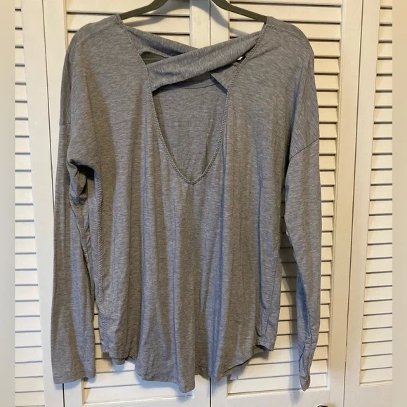 Athleta Yogini Grey Criss Cross Cutout Open Back Long Sleeve Top Size Medium - Picture 6 of 10